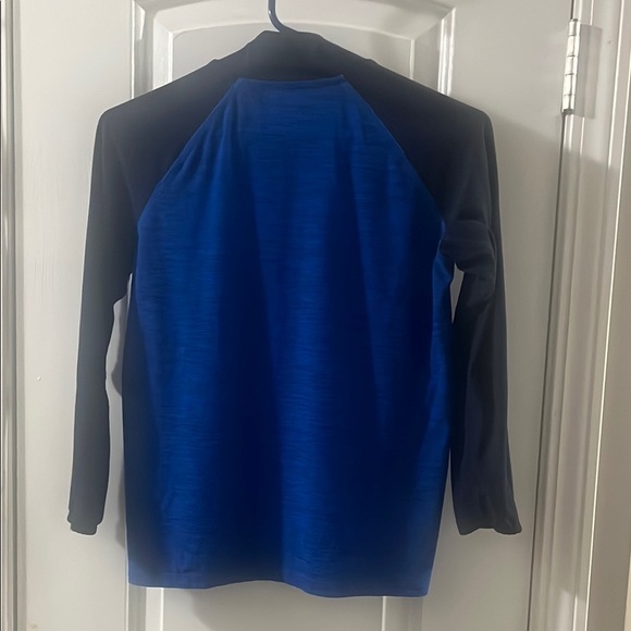 Boys Old Navy Active Blue Shirt Size 10-12 - Picture 2 of 3